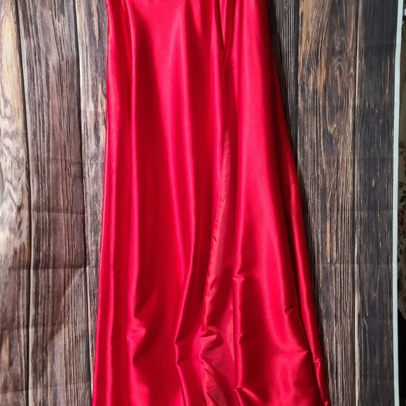 Formal Dress - Picture 8 of 11